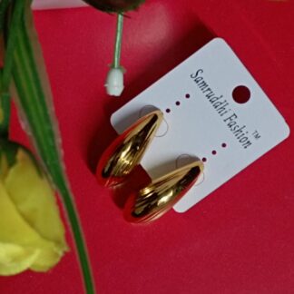 Kadhani’s Luxe Gold Droplet Earrings - A stylish stud collection